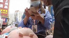 广西南宁：扫码就送布娃娃？女子一试，微信被封号了