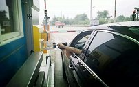 上万车主因停车取卡被罚？交警：已经罚轻了，还有人不长记性！