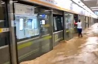河南郑州：I级防汛响应！暴雨多个地铁站被“淹”