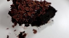 免烤箱免打发，甚至不需要面粉能轻松搞定一款巧克力蛋糕