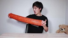 试吃近一米长重达13斤的巨型火腿肠，一根就要370元！