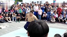 俄罗斯版“谢腾飞”广场献舞，小胖子都是潜力股！
