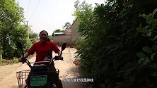 胖妹做“油炸大鱿鱼”，香辣酥脆，手抱着啃，吃的满嘴油，解馋了