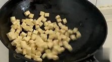 千叶豆腐这样做才好吃，豆腐鲜嫩多汁，下酒又下饭，比吃肉还香