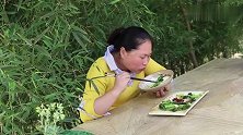 胖妹吃腊肉炒青菜，自己做的，就是很下饭