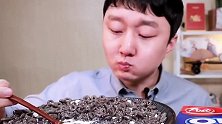 韩国美食小哥吃营养早餐，看着就很好吃！