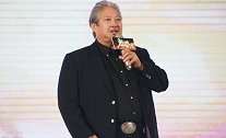洪金宝终于不再沉默，发声回应范丞丞身世之谜，网友：意料之中