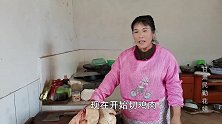 甘肃民勤花姐宰了4只鸡，30斤鸡肉齐下锅，全家人吃得真过瘾