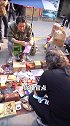 回忆满满！大爷看到老磁带爱不释手，你家有这种老物件吗？豪横大爷 邓丽君 回忆 收藏