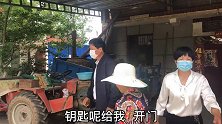 爸爸出院后五天没洗头，小昊和妈妈“齐上阵”仍然不忘调戏老爸