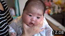姿势不对拍嗝白费！妈妈示范正确拍法，不到30秒宝宝打出大嗝