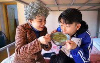 二浪不好好学习，被爸妈送去奶奶家吃苦，没想到吃的是这个！