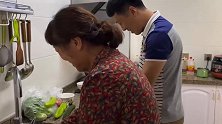 大姑姐带公公第一次来河北，老公做一桌家常菜，一家人吃个团圆饭