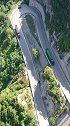 惊险刺激的盘山公路，大货车司机个个技术高超！