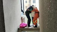 江苏扬州：女子情感受挫欲轻生，民警高空救人忘系安全绳