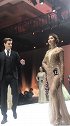苗条美女模特搭配束腰紧身包臀裙，为了出名也是够拼的！