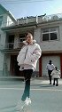 小姐姐的个头到现如今，一直都是这么高，以至于现在还单身一人