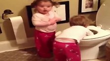 宝宝去洗手间洗手，接下来宝宝的动作，妈妈泪目，全家瞬间笑喷了