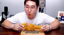 小伙极限挑战，比鸡腿大10倍火鸡腿，用时不到5分钟，大佬