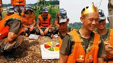 抗洪一线的20岁生日！00后空降兵许下愿望：希望洪水早日退去
