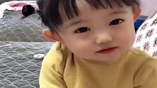小萝莉说想爸爸，妈妈说你是想好吃的了吧