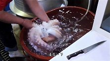 50斤的“大王章鱼”，大厨每一刀都是美感，围观群众：过瘾