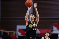 赵岩昊：失误的问题还没有解决 要全身心的投入比赛