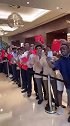 武磊晒抵达卡塔尔视频：足球在哪里都是这么受欢迎