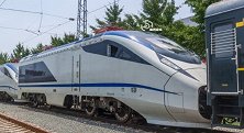 疑上海南开往开化的列车起火 官方：尾部机车突发故障