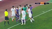 下半场补时第4分钟大连人球员童磊(U23)黄牌