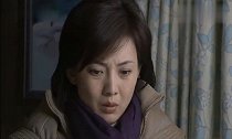 大妈上厕所的功夫,孩子竟被乡下女偷天换日,全家人急的团团转