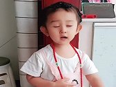 谁都服就服小姑娘，这小嘴真是太招人稀罕了，网友组团去偷吧！