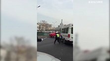 文明执法还是执法过度？交警：你还要我怎样！