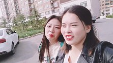 上厕所遇到小学同学，上前说话居然说假装不认识我，这是咋回事