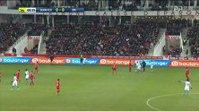 第8分钟第戎球员哈达迪犯规