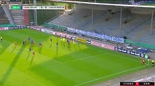 第4分钟柏林联球员弗里德里希射门 - 击中门框