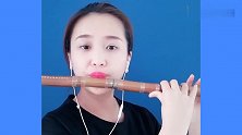 美女竹笛演奏歌曲《听心》，旋律悠扬动听，真的陶醉了！