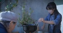 李子柒在砧板上淋什么？没想到是为了给奶奶做这个