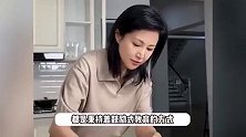 陆毅女儿给爸爸妈妈做刨冰，小叶子性格活泼，贝儿似缩小版鲍蕾