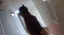 奇葩！男子看“女装大佬”走火入魔 竟穿起女装进女厕寻刺激