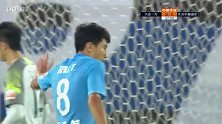 第28分钟大连一方球员朱挺射门 - 被扑