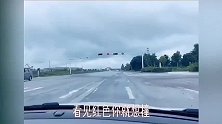 搞笑：盘点女司机上路多可怕，副驾驶都崩溃了，笑到肚子痛