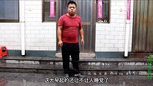 金毛在外被恶狗咬了，小虎出主意说下泻药来报仇，这办法如何？
