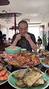 东北大哥家庭聚会，一看这家庭地位就不一般，有钱人家教就是严啊