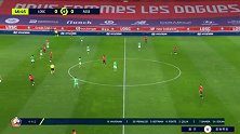 第47分钟圣埃蒂安球员哈兹里黄牌