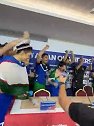 乌兹别克历史首次晋级世界杯 球员们冲进赛后发布会