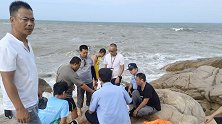 海南昌江：生死41分钟：风浪中，警民携手救起溺水儿童