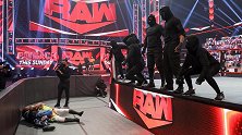 RAW第1422期：双打赛 雷尔父子VS罗林斯&墨菲