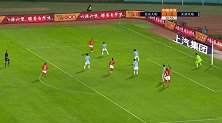 第31分钟北京人和球员阿卢科射门 - 被扑