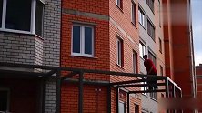 男子楼顶挑战后空翻，差一步就粉身碎骨